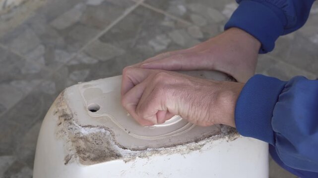 It's hard to unscrew outdated cistern drain valve, Difficulty unscrewing old toilet flush mechanism