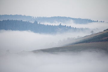 Brume dans les vall&eacute;es