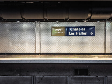 PARIS, FRANCE - JUNE 29, 2025: Panorama of the Chatelet - Les Halles RER platforms in Paris, Chatelet les halles is Paris main suburban train station, underground, operated by SNCF and RATP.