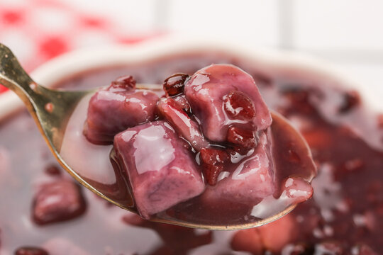 Laba Congee Red Bean Porridge Traditional Chinese Breakfast Nutritious Grains Cereals Simmering Sweet Dessert