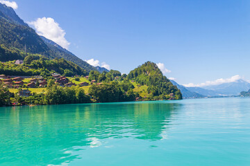 Obraz premium View of the Lake Brienz and Swiss Alps in Brienz, Switzerland