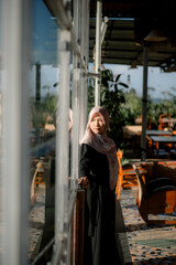 Naklejka premium woman contemplating
