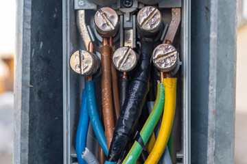 Kabel&uuml;bergangskasten Stra&szlig;enbeleuchtung Gefahr Kurzschluss durch Kondenswasser Feuchtigkeit