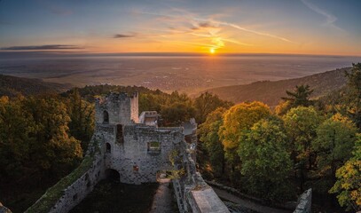 Sunrise over the Alsace plain from Bernstein castle ruins, France © Nico -La boite bleue