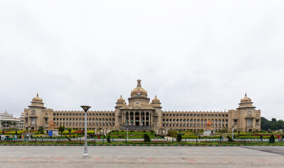 Obraz premium Vidhana Soudha Government Building in Bengaluru, Karnataka, India