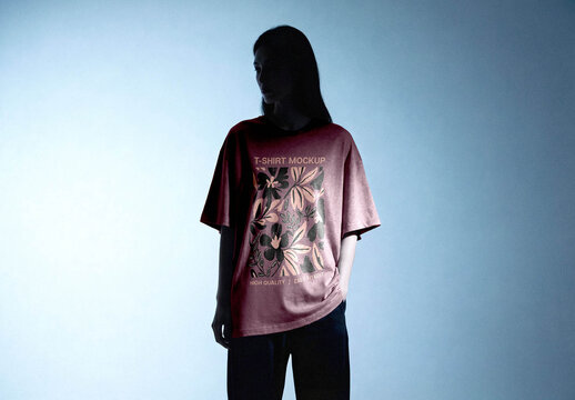 Women&rsquo;s Oversized T-Shirt Mockup