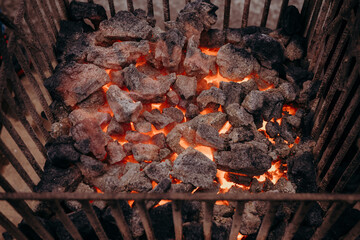 Węgiel palący się w koksowniku © rozentuzjazmowany