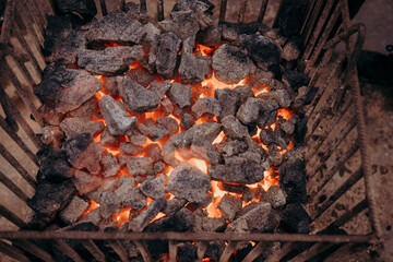 Węgiel palący się w koksowniku © rozentuzjazmowany