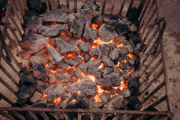 Węgiel palący się w koksowniku © rozentuzjazmowany