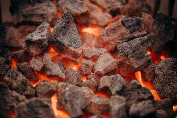 Węgiel rozżarzony do czerwoności