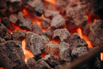 Węgiel rozżarzony do czerwoności