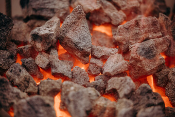 Węgiel rozżarzony do czerwoności