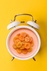 Dried apricots are a sweet, healthy fruit for vegans and vegetarians. Dried apricots