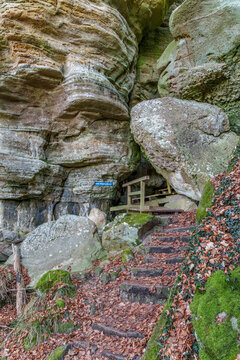 The  Um Meelerbuer Rock Passage on the second hiking route of the M&uuml;llerthal
