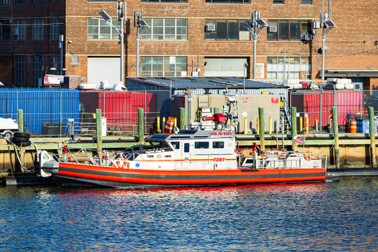 New-York, USA - 15.01.2026: FDNY fireboat Bravest moored at an industrial waterfront pier in New York City