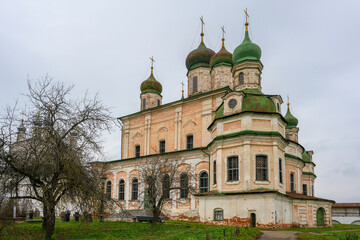 Exploring the historic beauty of Peryaslavl-Zalessky's iconic church