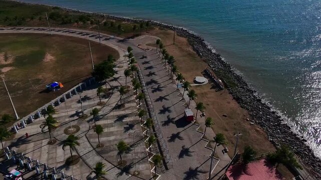 A orla da barra dos Coqueiros
