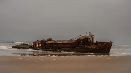 Selbstklebende Fototapeten Schiffbruch Rusty shipwreck  © Mat_Photography