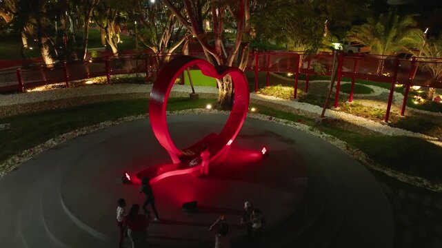 Drone hac&iacute;a el corazon deel Parque Los Jardines Santiago de los Caballeros