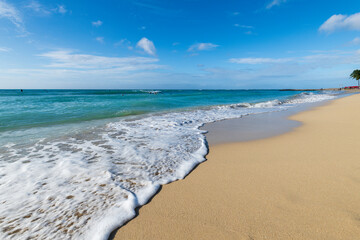 Obraz premium Close-up of Waves on Tropical Beach 