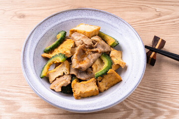 豚とゴーヤの味噌炒め