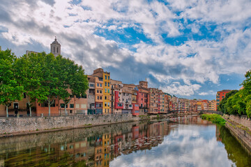 Obraz premium Gerona is a municipality and city, capital of the province of the same name and the Gironés region, in the autonomous community of Catalonia.