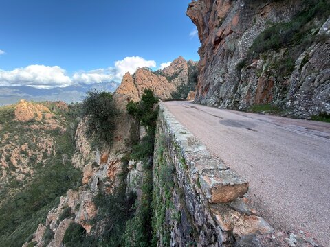 La route des Calanques de Piana, en Corse