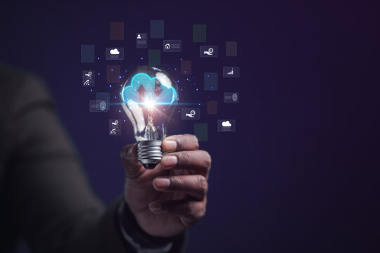 Business experts immersed in the digital metaverse and cloud ecosystem demonstrate workflows that link online network technology strategies and megatrends for telecommunications.
