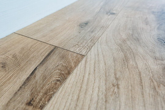 Natural Light Emphasizes Grain And Knots, Smooth Laminate With Distinct Grain And Warm Finish, Oak Veneer With Matte Surface Finish Showcasing Natural Light And Unique Grain Patterns