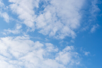 Obraz premium 冬の寒い朝 澄んだ空と印象的な雲21