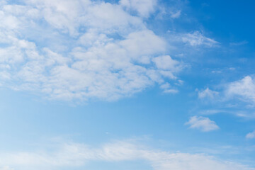 Obraz premium 冬の寒い朝 澄んだ空と印象的な雲22