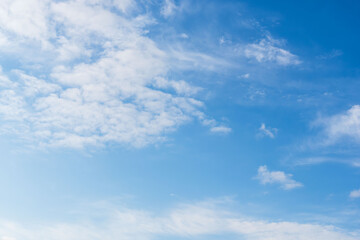 Obraz premium 冬の寒い朝 澄んだ空と印象的な雲26