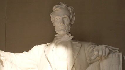 Naklejka premium Abraham lincoln statue, a historical symbol of leadership, freedom, and national unity, crafted from marble, standing as a monumental tribute in washington d.C