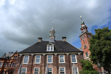 Alte Waage und Rathaus in Leer