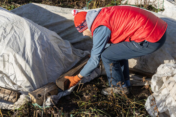 Winter Protection for Garden, winter shelter for garden plants, shelter rhododendrons