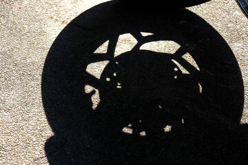 black and white circles