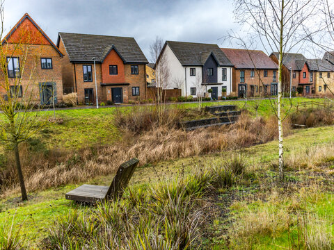 Housing estate Crowthorne Berkshire with nature area.