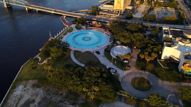 St. Johns River park and fountain in Jacksonville, Florida. High-resolution 4K video.

