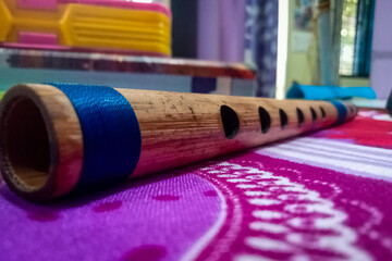 bansuri on the table © Lokvardhan
