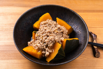 かぼちゃの塩麹そぼろ餡掛け