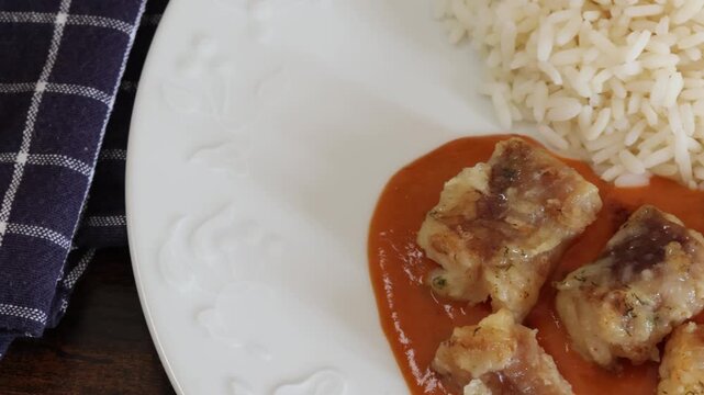 Lotte &agrave; l&rsquo;armoricaine avec riz blanc