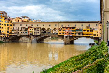 Obraz premium Ponte Vecchio bridge over Arno river in Florence, Italy