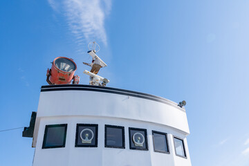 船 漁船 レーダー デッキ 操舵室 © sugiwork