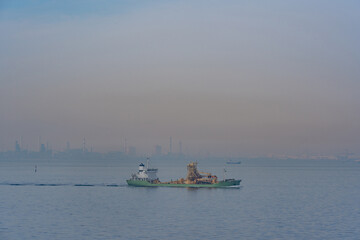 海運 作業 船 海 東京湾 黄砂