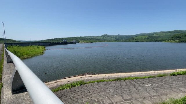 美利河（ぴりか）ダム	のダムフェンス、網場