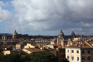 Fototapeta premium Panoramic View of Rome's Historic Skyline with Domes. 