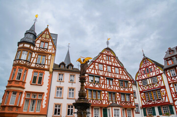 Obraz premium Bernkastel-Kues old town with colorful half-timbered houses and medieval architecture, Germany