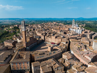 Naklejka premium Aerial view of Siena, Piazza del Campo (Campo square), Palazzo Publico and Torre del Mangia (Mangia tower), Tuscany, Italy