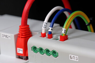 Connecting the electrical module using copper electrical insulated wires. 