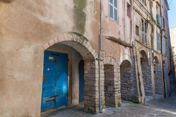 Fototapeta premium An alley in the old city of Bonifacio, in Corsica, France